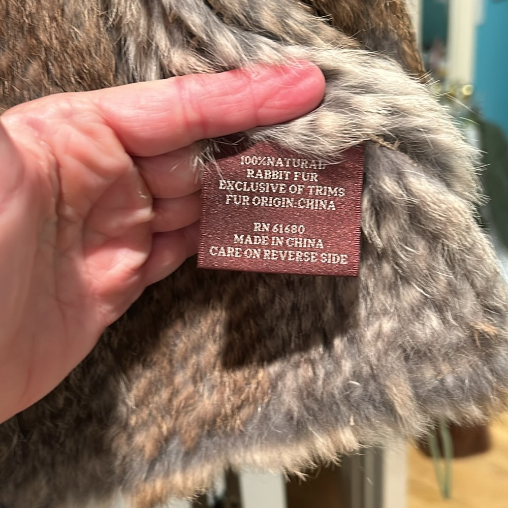 Genuine Rabbit Fur Vest - Picture 3 of 4
